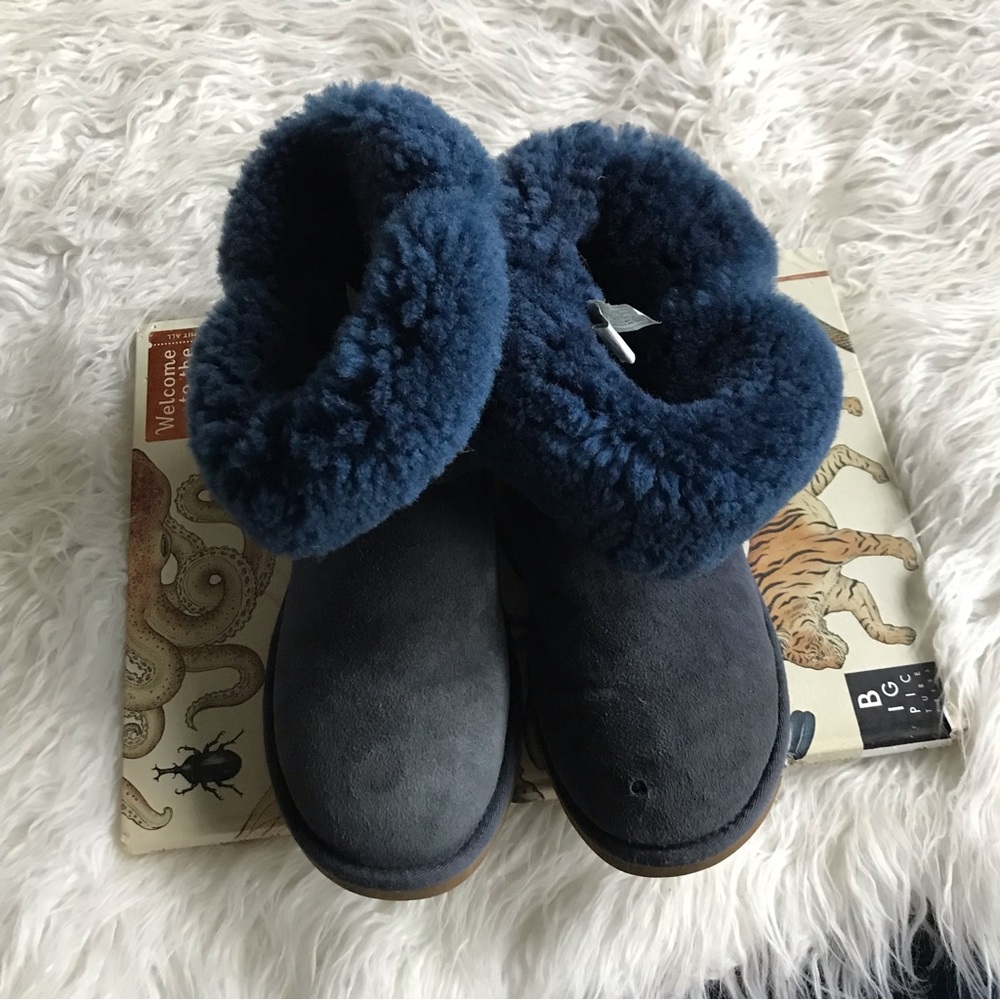 UGG Bailey Button II Boot - Picture 5 of 10